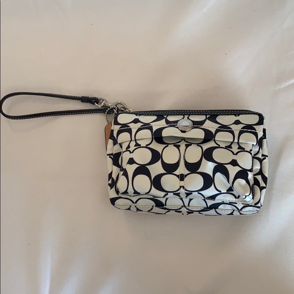 Unique Coach Signature Satin Wristlet